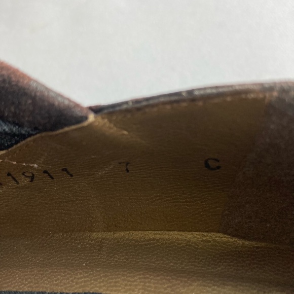 Stuart Weitzman Brown Suede Genuine Leather Square Toe Classic Heels size 7 - Picture 14 of 15